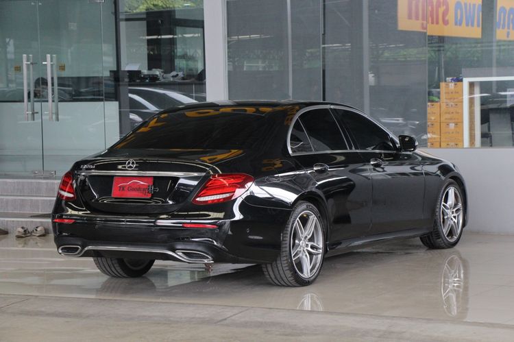 Mercedes-Benz E-Class 2017 E220d Sedan ดีเซล ไม่ติดแก๊ส เกียร์อัตโนมัติ ดำ รูปที่ 2