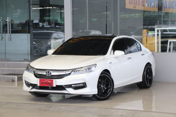 รถ Honda Accord 2.0 Hybrid i-VTEC สี ขาว