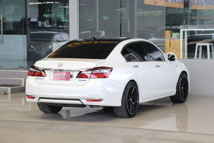 Honda Accord 2017 2.0 Hybrid i-VTEC Sedan ไฮบริด ไม่ติดแก๊ส เกียร์อัตโนมัติ ขาว รูปที่ 2