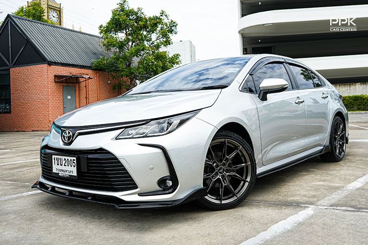 รถ Toyota Altis 1.6 G สี เทา