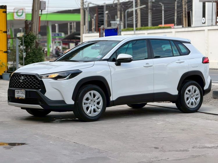 รถ Toyota Corolla Cross 1.8 Sport สี ขาว