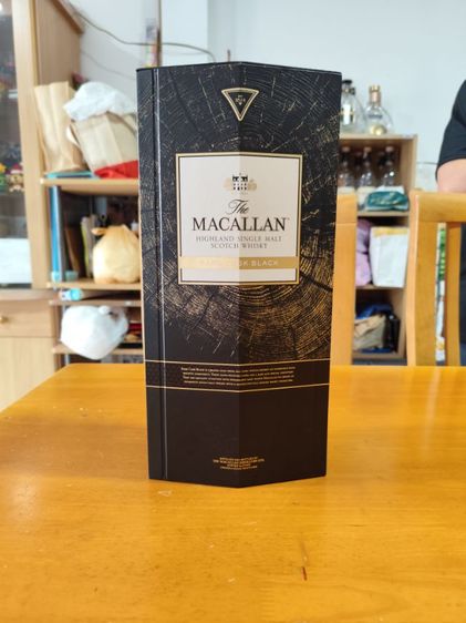 กล่องเปล่า Macallan RARE CASK BLACK สภาพสวย สำหรับสะสม หรือ ตั้งโชว์