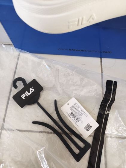 รองเท้า fila แท้ สภาพดีมากๆ สีขาว off white size 9 ใส่ไปทะเล 1 ครั้ง รูปที่ 9