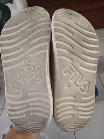 รองเท้า fila แท้ สภาพดีมากๆ สีขาว off white size 9 ใส่ไปทะเล 1 ครั้ง รูปที่ 8