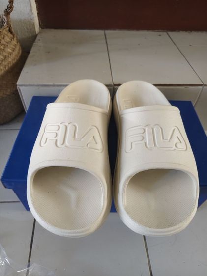 รองเท้า fila แท้ สภาพดีมากๆ สีขาว off white size 9 ใส่ไปทะเล 1 ครั้ง รูปที่ 4