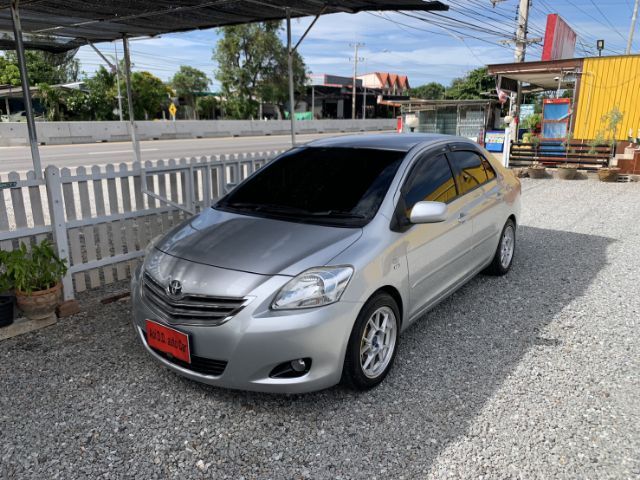 รถ Toyota Vios 1.5 ES สี บรอนซ์เงิน