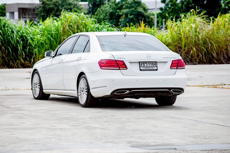 Mercedes-Benz E-Class 2015 E300 2.2 BlueTEC Hybrid Executive Sedan ไฮบริด เกียร์อัตโนมัติ ขาว รูปที่ 4