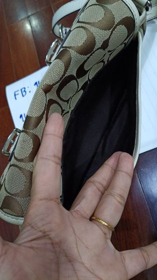 Coach Signature Soho Mini Field Bag รูปที่ 8
