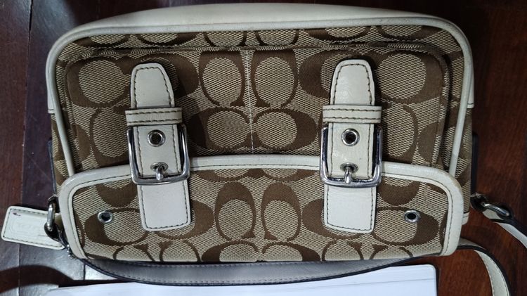 Coach Signature Soho Mini Field Bag รูปที่ 3