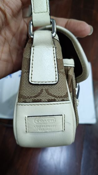 Coach Signature Soho Mini Field Bag รูปที่ 6
