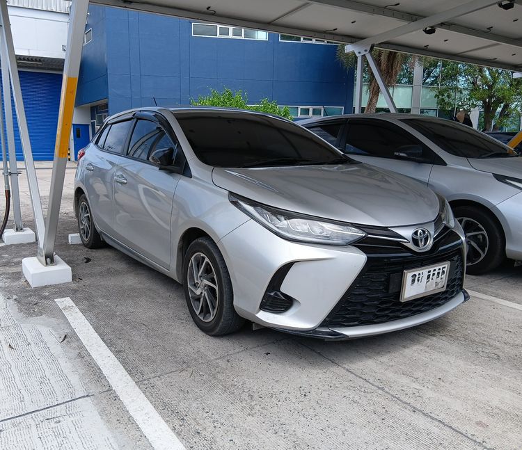 Toyota Yaris 2021 1.2 Sport Premium Sedan เบนซิน ไม่ติดแก๊ส เกียร์อัตโนมัติ เงิน รูปที่ 2