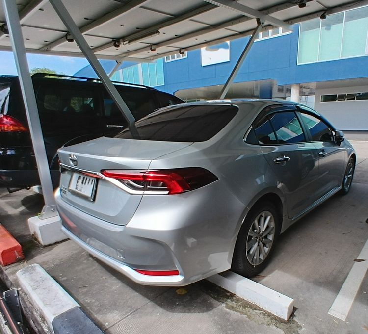 Toyota Corolla 2021 1.6 Sedan เบนซิน ไม่ติดแก๊ส เกียร์อัตโนมัติ เงิน รูปที่ 4