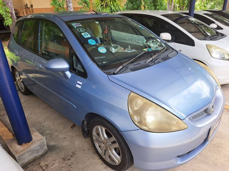 HONDA JAZZ 2004 เกียร์กระปุก ใช้งานน้อย