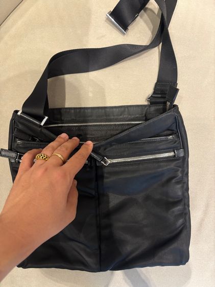 PRADA Handbags Black รูปที่ 4