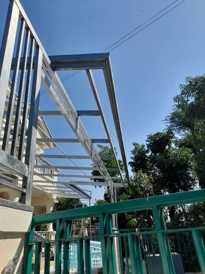 โครงหลังคาและรางน้ำฝน