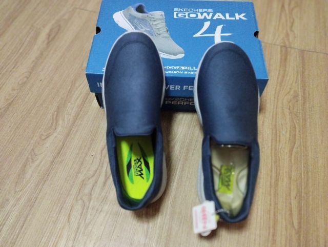 รองเท้าชาย แบรนskechers