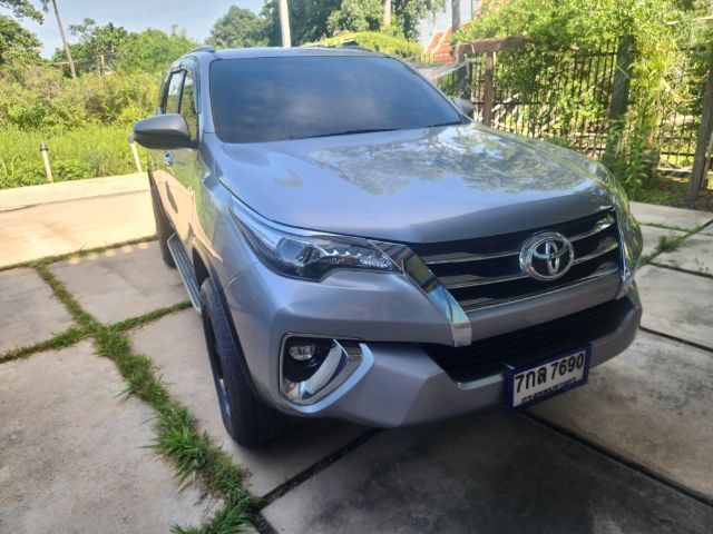 Toyota Fortuner 2018 2.4 V Utility-car ดีเซล ไม่ติดแก๊ส เกียร์อัตโนมัติ เทา