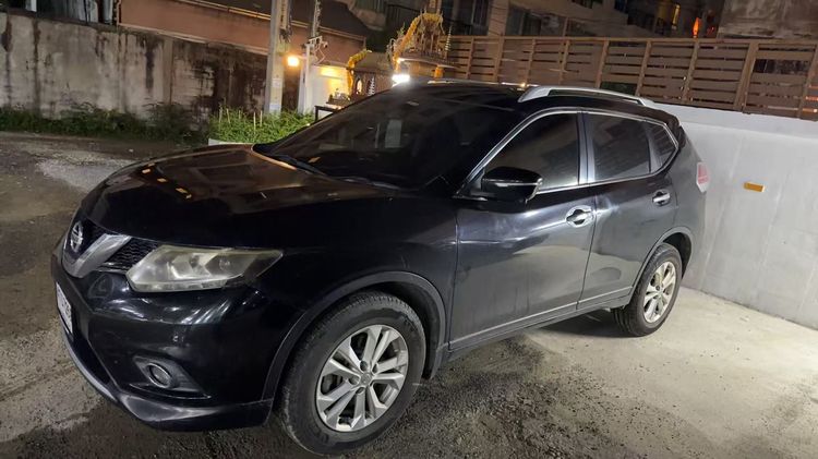 Nissan X-Trail 2014 2.0 4WD Sedan ดีเซล ไม่ติดแก๊ส เกียร์อัตโนมัติ ดำ รูปที่ 3