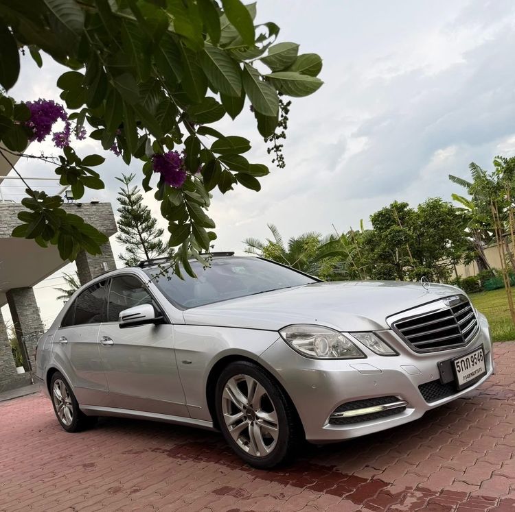Mercedes-Benz E-Class 2011 E250 CGI Sedan เบนซิน เกียร์อัตโนมัติ บรอนซ์เงิน รูปที่ 4