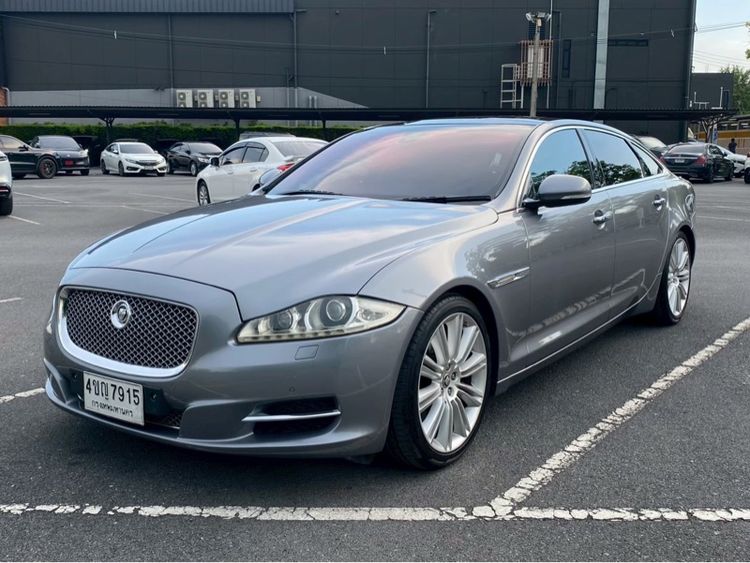 รถ Jaguar XJ-Series 3.0 Portfolio สี เทา