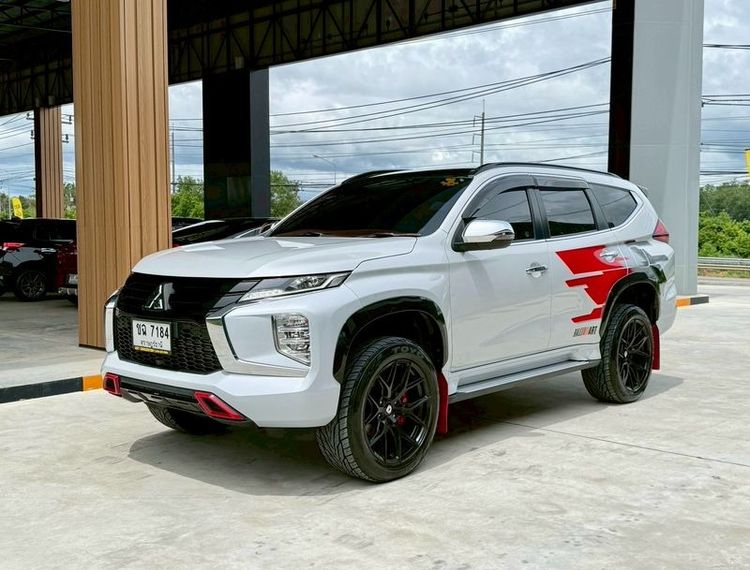 รถ Mitsubishi Pajero Sport 2.4 GT สี ขาว