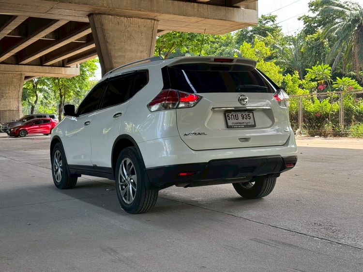 Nissan X-Trail 2016 2.5 V 4WD Utility-car เบนซิน ไม่ติดแก๊ส เกียร์อัตโนมัติ ขาว รูปที่ 4