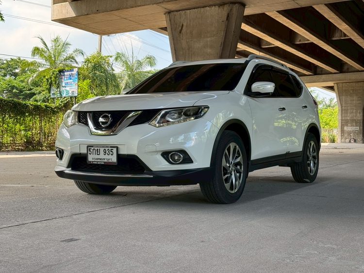 รถ Nissan X-Trail 2.5 V 4WD สี ขาว