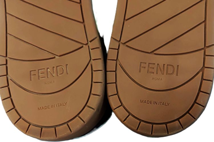 FENDI Match Low Top Suede Black Beige รูปที่ 8