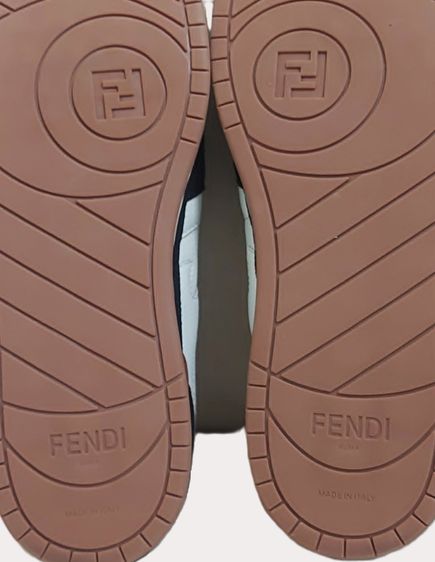 FENDI Match Low Top Suede Black Beige รูปที่ 9