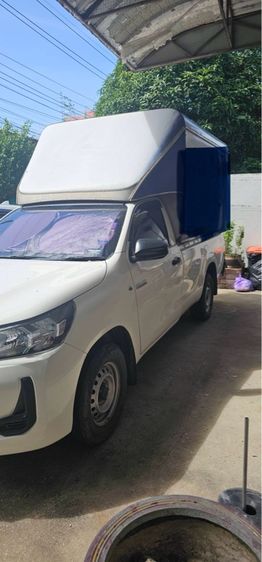 รถ Toyota Hilux Revo 2.4 E สี ขาว