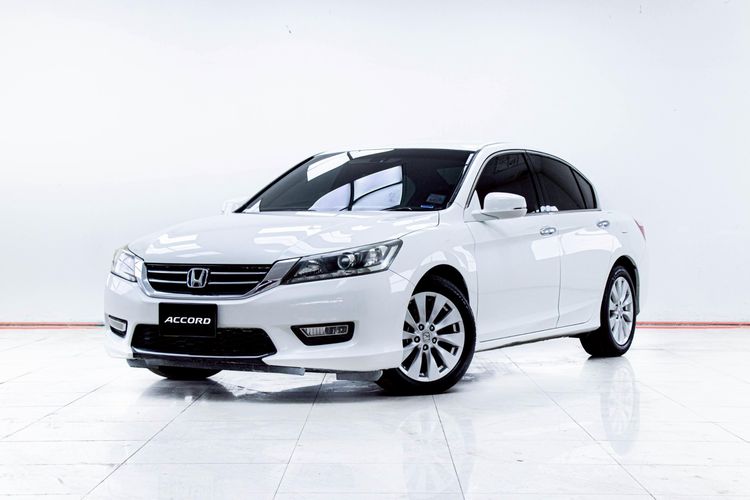 รถ Honda Accord 2.0 EL สี ขาว