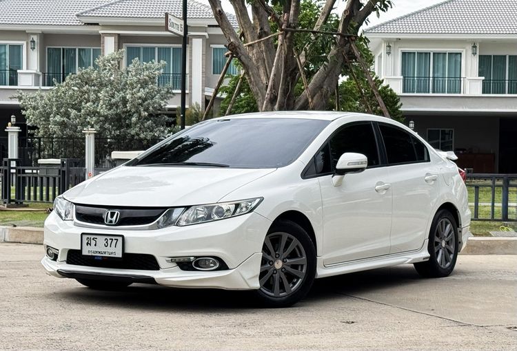 รถ Honda Civic 1.8 Modulo สี ขาว