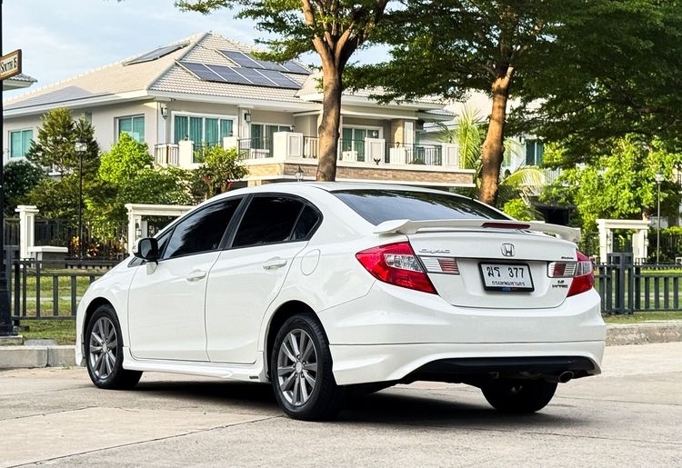Honda Civic 2014 1.8 Modulo Sedan เบนซิน ไม่ติดแก๊ส เกียร์อัตโนมัติ ขาว รูปที่ 4