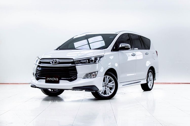 Toyota Innova 2017 2.8 Crysta V Utility-car เบนซิน ไม่ติดแก๊ส เกียร์อัตโนมัติ ขาว