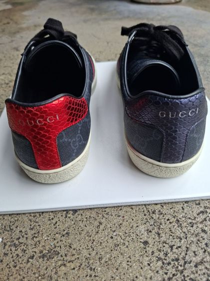 รองเท้า ผู้ชายGucci แท้  มือสอง สภาพ ใหม่มาก ไซร์ 40 รูปที่ 17