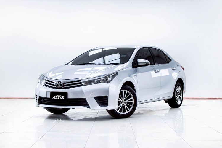 รถ Toyota Altis 1.6 E CNG สี เทา