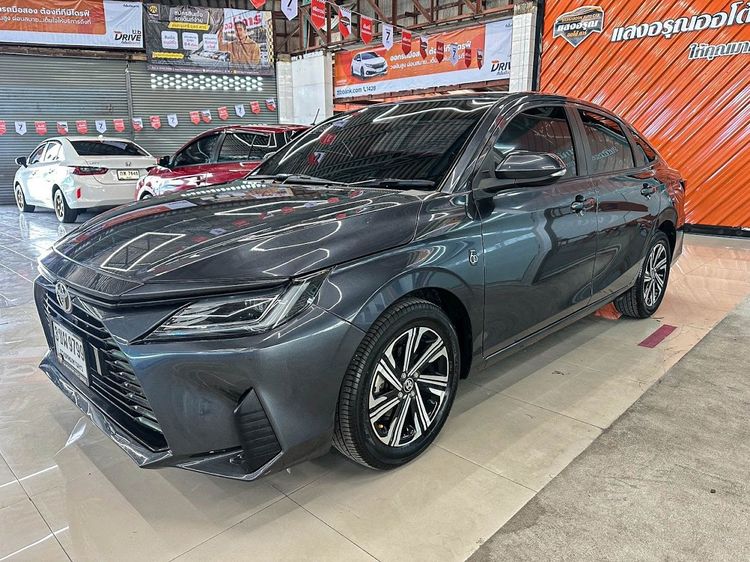 รถ Toyota Yaris ATIV 1.2 Smart สี เทา