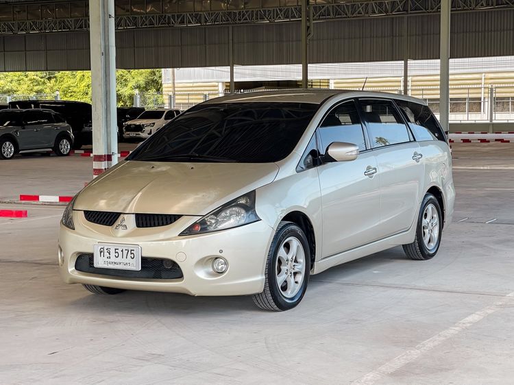 รถ Mitsubishi Space Wagon 2.4 GLS สี น้ำตาล