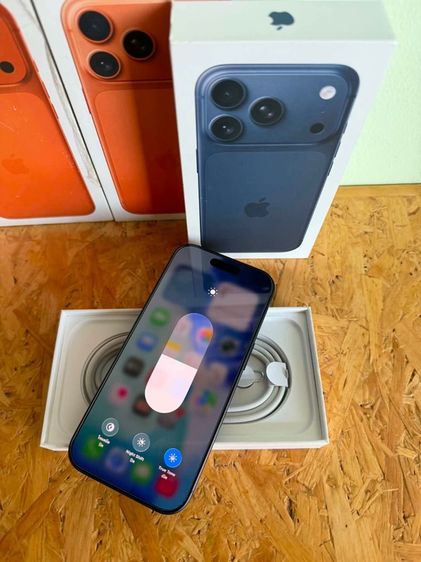 iPhone 17 Pro Deep Blue 256 GB เครื่องศูนย์ไทย สภาพสวยใส ไร้รอย รูปที่ 4