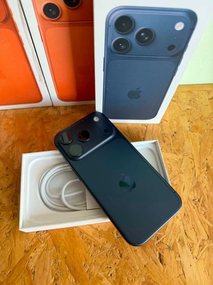 iPhone 17 Pro Deep Blue 256 GB เครื่องศูนย์ไทย สภาพสวยใส ไร้รอย