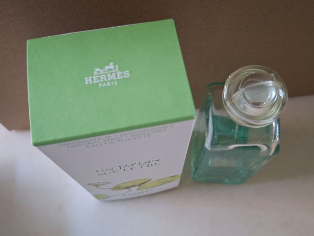 ขายขวดน้ำหอม Hermes ของแท้ พร้อมกล่อง