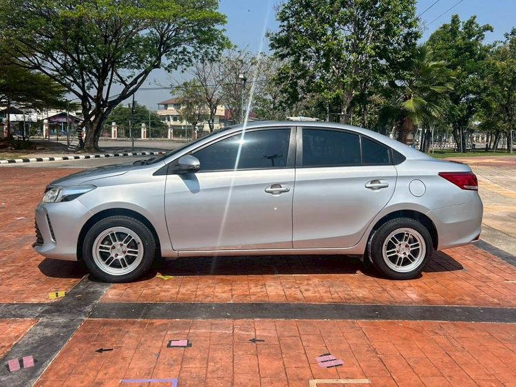 Toyota Vios 2018 1.5 J Sedan เบนซิน ไม่ติดแก๊ส เกียร์อัตโนมัติ บรอนซ์เงิน รูปที่ 4