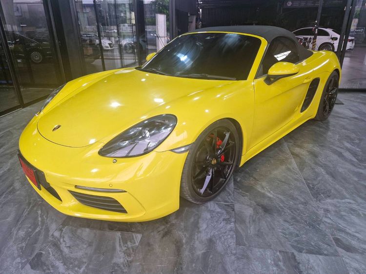 รถ Porsche 718 2.0 Boxster สี เหลือง