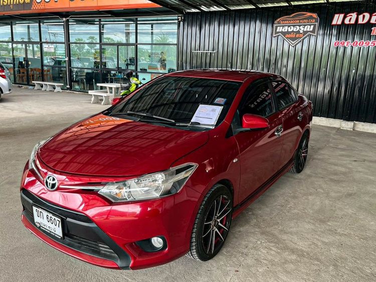 รถ Toyota Vios 1.5 J สี แดง