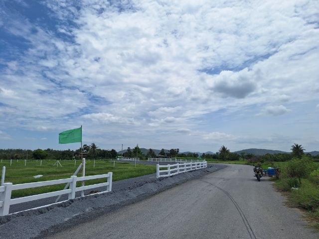 ใช่ ที่ดินวิวเขาติดลาดยางอ.อู่ทอง จ.สุพรรณบุรี รูปที่ 3