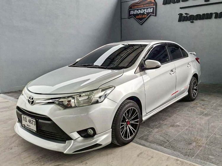 รถ Toyota Vios 1.5 E สี บรอนซ์เงิน