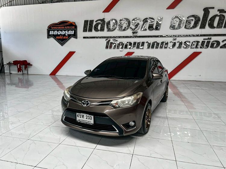 รถ Toyota Vios 1.5 E สี น้ำตาล