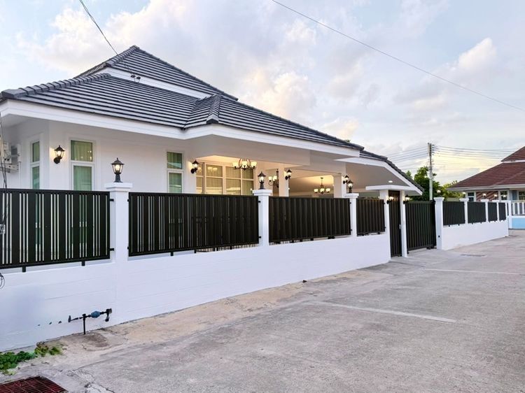 ตกแต่งครบ บ้านเดี่ยวพลูวิลล่าพัทยาผ่อนตรงเจ้าของได้ (ซอยสยามคันทรีคลับ) รูปที่ 2