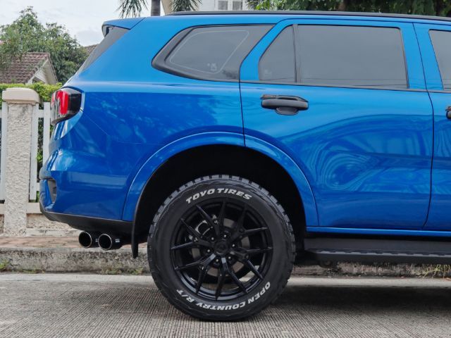 Ford Everest 2024 2.0 Titanium Sport Utility-car ดีเซล ไม่ติดแก๊ส เกียร์อัตโนมัติ น้ำเงิน