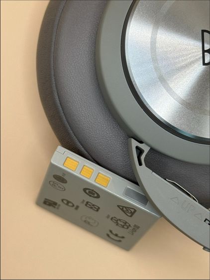Bang and Olufsen Beoplay H7 หูฟังไร้สาย พร้อมกล่อง อุปกรณ์ครบ สภาพดี รูปที่ 8